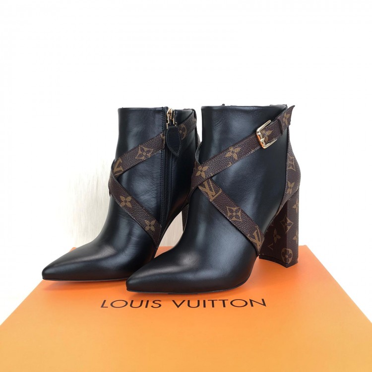 LOUİS VUİTTON MATCHMAKE LOW ANKLE BOOTS 